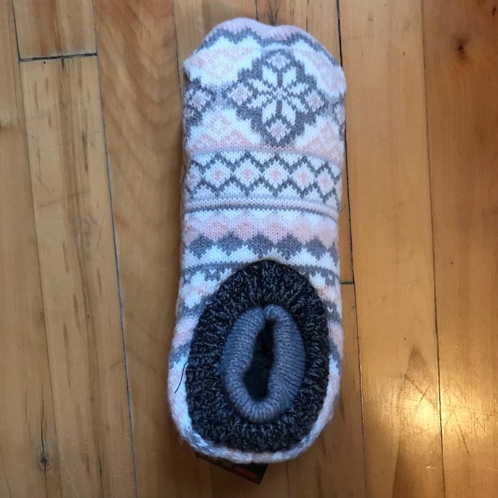 BNWT hot steps fleece-lined slippers